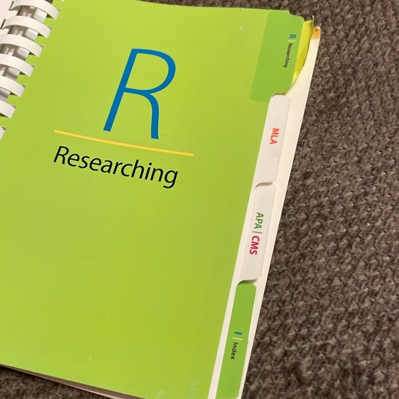 A Writers Reference, eighth edition, my Diana hacker and Nancy  Sommers , book - Picture 7 of 10